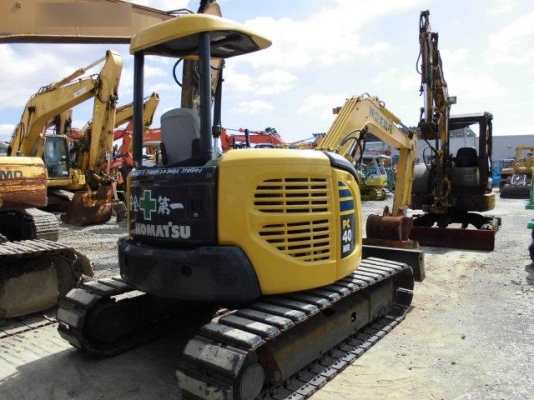 ขายรถขุด komatsu pc 40MR-2 แทรกเหล็ก รถนำเข้าจากประเทศญี่ปุ่นไม่เคยใช้งานในไทย สนใจติดต่อ 092-3309229 อีด