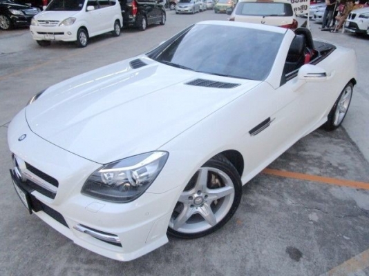 2014 BENZ SLK-CLASS R172 โฉมปี11-15 SLK200 AT เบนซิน สีขาว AMG SPORT PACKAGE รุ่นท็อปสุด ไฟหน้า BI-XENON LED DAYLIGHT หลังคาเปิดประทุน เซ็นทรัลล็อค เบาะไฟฟ้า กระจกไฟฟ้า AIRBAG ABS พวงมาลมัลติฟังชั่น_CRUISE CONTROL สนใจดูรถ ทดลองขับหรือสอบถามรายละเอียดเพิ่