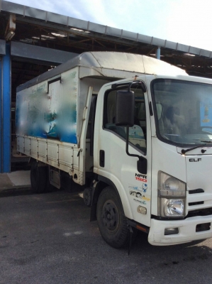 รถอีซูซู 6 ล้อ รั้ว ( ไม่ดั้ม ) NPR 150 แรงม้า. ปี 53. สนใจติดต่อ 081 - 6079515 รถอีซูซู 6 ล้อ รั้ว ( ไม่ดั้ม ) NPR 150 แรงม้า. ปี 53. สนใจติดต่อ 081 - 6079515