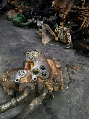 ขายฝาสูบรถแทรกเตอร์CAT- D-4และเสื้อกรอง D-4 เกียร์ D-5-H ของถอด สภาพตามรูปขายไม่แพงครับ