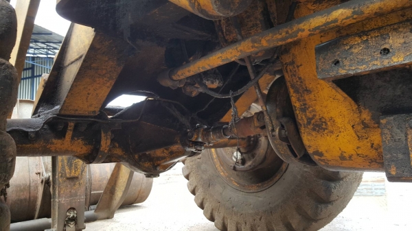 ขาย รถตัก KOMATSU JH30 รถใช้งานได้ปกติ ต่อแขนแล้ว ราคาต่อรองได้