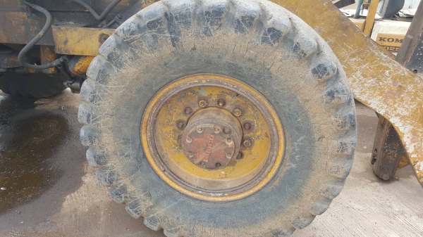 ขาย รถตัก KOMATSU JH30 รถใช้งานได้ปกติ ต่อแขนแล้ว ราคาต่อรองได้