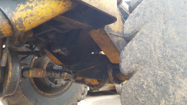 ขาย รถตัก KOMATSU JH30 รถใช้งานได้ปกติ ต่อแขนแล้ว ราคาต่อรองได้