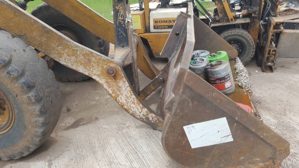 ขาย รถตัก KOMATSU JH30 รถใช้งานได้ปกติ ต่อแขนแล้ว ราคาต่อรองได้