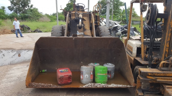 ขาย รถตัก KOMATSU JH30 รถใช้งานได้ปกติ ต่อแขนแล้ว ราคาต่อรองได้