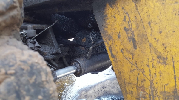 ขาย รถตัก KOMATSU JH30 รถใช้งานได้ปกติ ต่อแขนแล้ว ราคาต่อรองได้