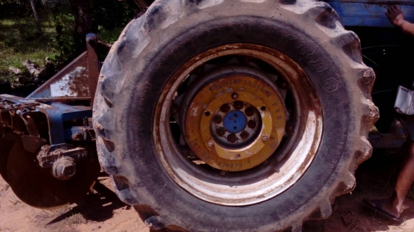 ขายเครืีองมือจักกลการเกษตร