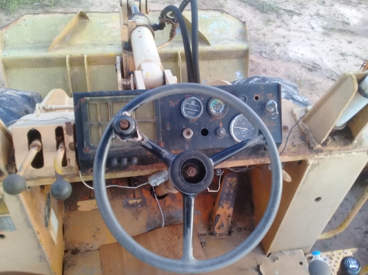 ขายรถตักล้อยาง KOMATSU 510 สภาพเดิมๆ ขายรถตักล้อยาง KOMATSU 510 สภาพเดิมๆ