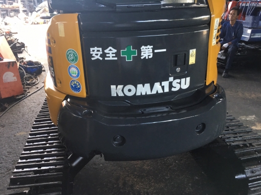 รถขุดเล็ก Komatsu PC35 MR2 สภาพสวยๆเก่านอก สภาพแน่นทั้งคัน  ชั่วโมงน้อย แทรคเหล็ก พร้อมลงงาน สนใจติดต่อ 0874880101