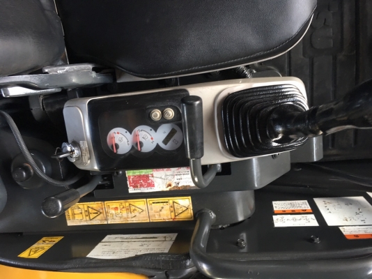 รถขุดเล็ก Komatsu PC35 MR2 สภาพสวยๆเก่านอก สภาพแน่นทั้งคัน  ชั่วโมงน้อย แทรคเหล็ก พร้อมลงงาน สนใจติดต่อ 0874880101