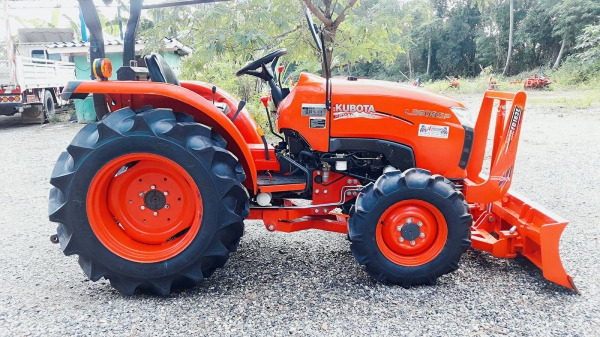 ขายรถไถคูโบต้า  KUBOTA   L 3608SP พร้อมชุดใบมีดดันหน้าคานล่าง  โรตารี่