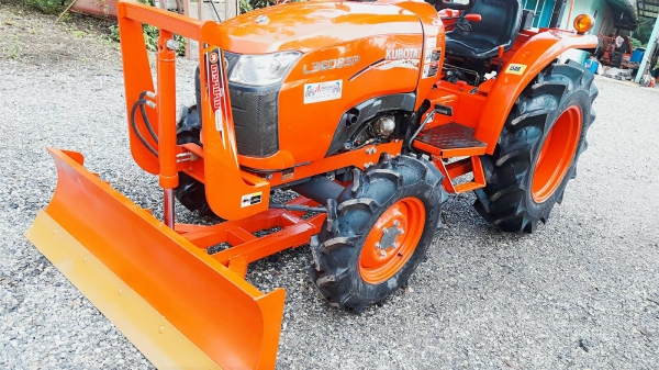 ขายรถไถคูโบต้า  KUBOTA   L 3608SP พร้อมชุดใบมีดดันหน้าคานล่าง  โรตารี่