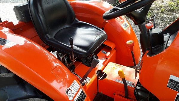 ขายรถไถคูโบต้า  KUBOTA   L 3608SP พร้อมชุดใบมีดดันหน้าคานล่าง  โรตารี่