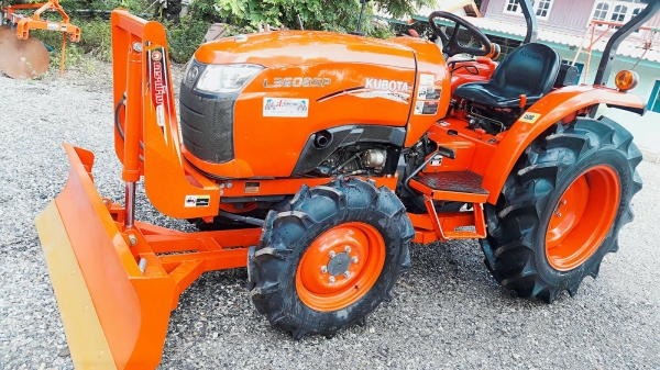 ขายรถไถคูโบต้า  KUBOTA   L 3608SP พร้อมชุดใบมีดดันหน้าคานล่าง  โรตารี่