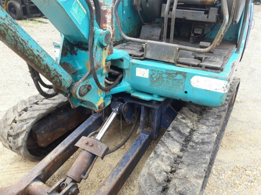 ขายรถแบคโฮ KUBOTA K-035 เครื่อง V1505  แทรคยางมีไปท์ปิ้ง คอนโทลสั้น ปั๊มนิ้ว รถนอกนำเข้า  ติดต่อ 098-7962549