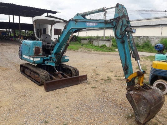 ขายรถแบคโฮ KUBOTA K-035 เครื่อง V1505  แทรคยางมีไปท์ปิ้ง คอนโทลสั้น ปั๊มนิ้ว รถนอกนำเข้า  ติดต่อ 098-7962549