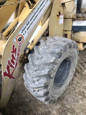 รถตักล้อยาง ขนาด 0.5 คิว พร้อมใช้