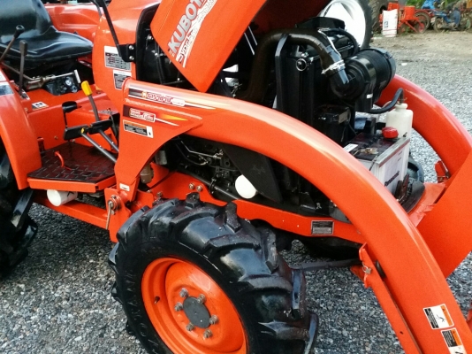 ขายรถไถคูโบต้า  KUBOTA   L 3608SP พร้อมชุดใบมีดดันหน้าคานบน  และผาน5