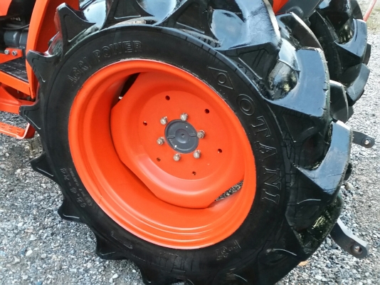ขายรถไถคูโบต้า  KUBOTA   L 3608SP พร้อมชุดใบมีดดันหน้าคานบน  และผาน5
