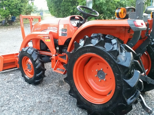 ขายรถไถคูโบต้า  KUBOTA   L 3608SP พร้อมชุดใบมีดดันหน้าคานบน  และผาน5