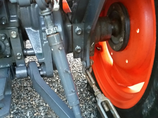 ขายรถไถคูโบต้า  KUBOTA   L 3608SP พร้อมชุดใบมีดดันหน้าคานบน  และผาน5