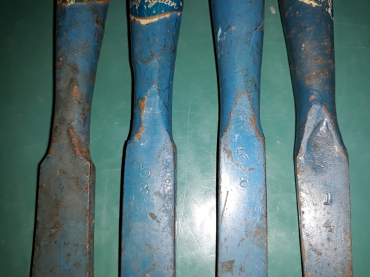 ขายสิ่วบ้องตรานกงานเก่าเก็บชุด4ขนาด