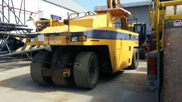 ขายรถบดล้อยาง RT200W-C SN 8AF-46063 ปี 1997 4,048 ชม โทร 061-4194021 พรภวิษย์