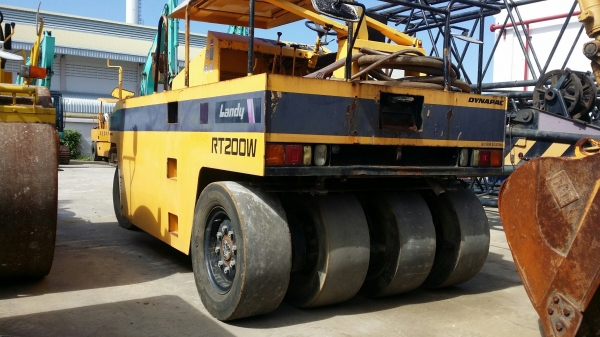 ขายรถบดล้อยาง RT200W-C SN 8AF-46063 ปี 1997 4,048 ชม โทร 061-4194021 พรภวิษย์