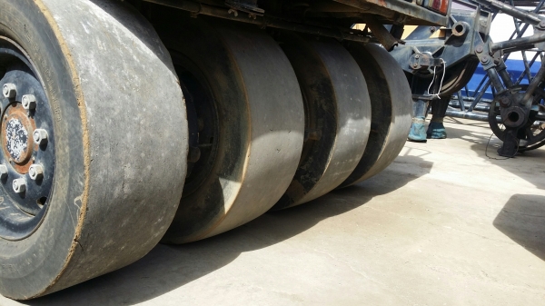 ขายรถบดล้อยาง RT200W-C SN 8AF-46063 ปี 1997 4,048 ชม โทร 061-4194021 พรภวิษย์