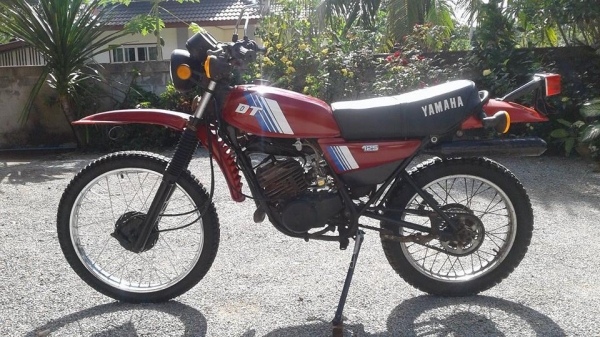 ขาย DT125MX เอกสารพร้อมโอนภาษีขาดเครื่องดีขี่สนุกระบบไฟติดหมดสายไฟใหม่แบตใหม่ขอบล้อซี่ล้อหน้าใหม่