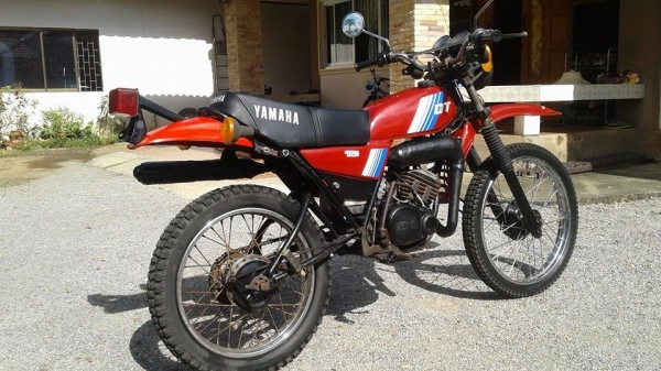ขาย DT125MX เอกสารพร้อมโอนภาษีขาดเครื่องดีขี่สนุกระบบไฟติดหมดสายไฟใหม่แบตใหม่ขอบล้อซี่ล้อหน้าใหม่