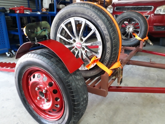 ขายสาลี่ลากรถระบบขึ้นล้อหน้า