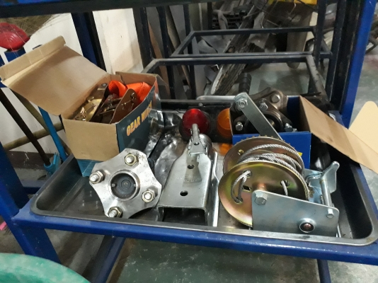 ขายสาลี่ลากรถระบบขึ้นล้อหน้า