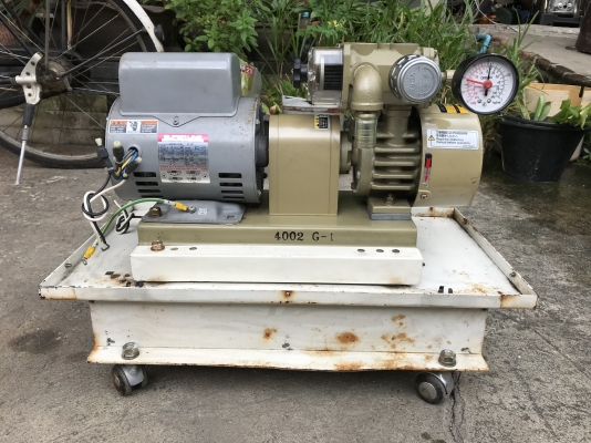 ขาย Dry pump Orion ขนาด 0.5HP. 220V ไฟบ้าน made in Japan พร้อมแท่น มีพัดลมระบายอากาศในตัว สภาพสวยมาก พร้อมใช้งาน