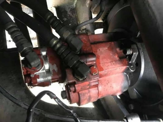 ขายรถขุด ยี่ห้อ: KOBELCO แบบ: SK025  ราคา 385,000 บาท (ต่อรองได้)  คอนโทนสั้นปั้มนิ้ว เครื่อง3สูบ แทรกเหล็กมือ1 รถเก่านอกแท้ญี่ปุ่น  มีเอกสารใบอินวอย ไม่เคยใช้งานในไทย100\% รถพร้อมใช้งาน สนใขติดต่อ : โทร 099-907-9273 กิ๊ฟ กมลชนก , 099-907-3356 ช่างบัง