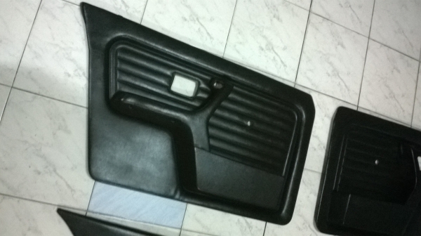 ขายแผงประตู BMW e30 4ประตู หนังดำ พร้อมมือจับ สภาพสวย ราคา4000บาท โทร0924462525โส ขายแผงประตู BMW e30 4ประตู หนังดำ พร้อมมือจับ สภาพสวย ราคา4000บาท โทร0924462525โส