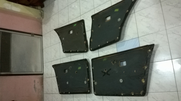 ขายแผงประตู BMW e30 4ประตู หนังดำ พร้อมมือจับ สภาพสวย ราคา4000บาท โทร0924462525โส ขายแผงประตู BMW e30 4ประตู หนังดำ พร้อมมือจับ สภาพสวย ราคา4000บาท โทร0924462525โส