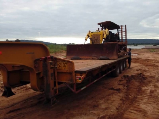 ขาย 335,000 บาท CATTERPILAR D4E เครื่องดี เกียร์ดี โล่หนา ใบแทรกสวย  หักบางแผ่น เอกสารชื้อขาย   รถอยู่  จ.ปทุมธานี โทร&amp;ไอดีไลน์ 0610710295