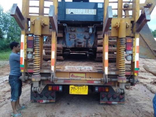 ขาย 335,000 บาท CATTERPILAR D4E เครื่องดี เกียร์ดี โล่หนา ใบแทรกสวย  หักบางแผ่น เอกสารชื้อขาย   รถอยู่  จ.ปทุมธานี โทร&amp;ไอดีไลน์ 0610710295