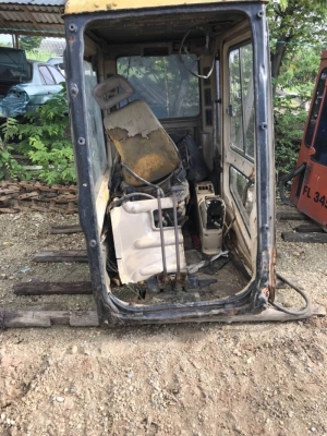 ขาย 45,000 บาท หัวเก๋งแบคโฮ CATTERPILAR 320V1-V2-B. สวยครบพร้อมใช้กระจกหน้ามี   สินค้าอยู่ จ.นครปฐม โทร0610710295