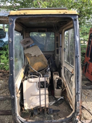 ขาย 45,000 บาท หัวเก๋งแบคโฮ CATTERPILAR 320V1-V2-B. สวยครบพร้อมใช้กระจกหน้ามี   สินค้าอยู่ จ.นครปฐม โทร0610710295