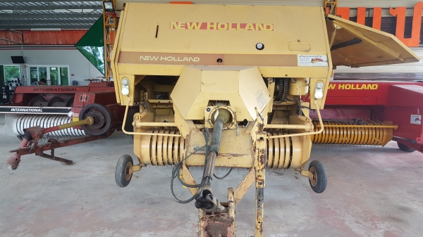เครื่องอัดใบอ้อย NEW HOLLAND D1000