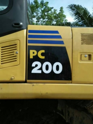 โคมัตสุ KOMATSU PC 200-7 ราคา 950,000 โคมัตสุ KOMATSU PC 200-7 ราคา 950,000