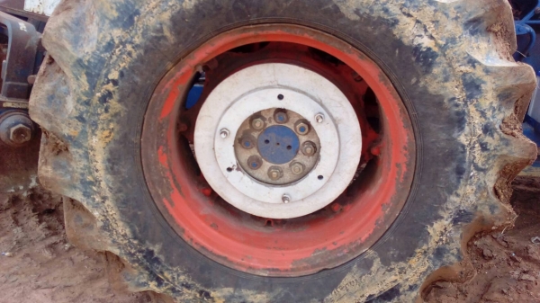 ขายเครื่องจักรกลการเกษตรรถไถ