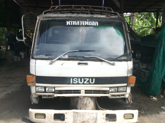 ขาย หัวสิบล้อ อีซูซุ ( ร็อคกี้ ตามสภาพ ไม่ผุ อุปกรณ์ครบ ) มีขาดีดหน้า-ขาคำ้หลัง ท่อกรองอากาศ ยกใส่ได้เลย