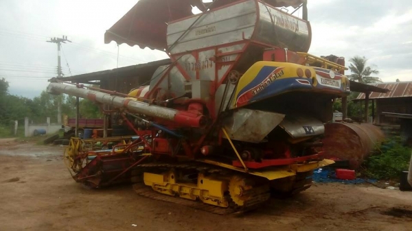 ขายรถเกี่ยวข้าวเจ้าช้าง50เอกสารครบ JO8C 260โบว์ช่วงล่าง12โรงงงาน เช็คพร้อมทำงาน