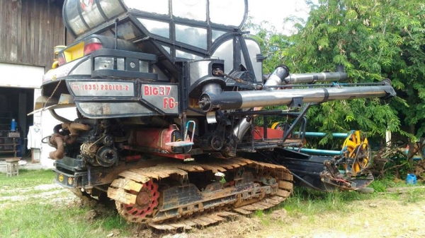 ขายรถเกี่ยวศักดิ์พัฒนา BIGเครื่อง6D17โบว์ สภาพพร้อมใช้งานอุ้ม2.5ตัน ขายรถเกี่ยวศักดิ์พัฒนา BIGเครื่อง6D17โบว์ สภาพพร้อมใช้งานอุ้ม2.5ตัน