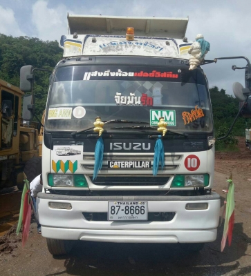 สิบล้อ อิซูชุ Dega 270ยูโร.2 เครือง.ดำ.ปี47 ดั้มสามมิต มีระบบลากลูก ^.ขาย1,380,000บ.^ รถห้าง สภาพดีสวย.รถ.วิ่งงานทุกวัน เล่ม.ทะเบียน พร้อมโอน