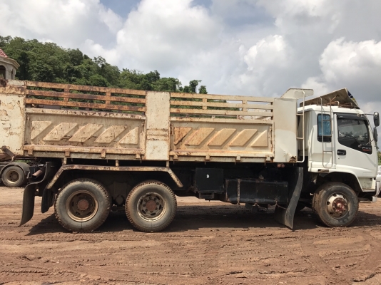 สิบล้อ อิซูชุ Dega 270ยูโร.2 เครือง.ดำ.ปี47 ดั้มสามมิต มีระบบลากลูก ^.ขาย1,380,000บ.^ รถห้าง สภาพดีสวย.รถ.วิ่งงานทุกวัน เล่ม.ทะเบียน พร้อมโอน