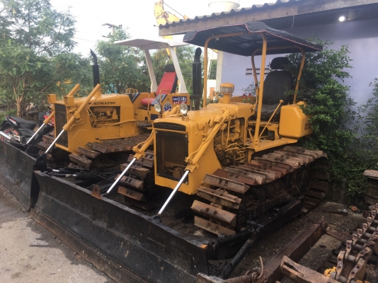 แทรคเตอร์มือสอง/ Komatsu D2-3 ใบตีนเป็ดปรับได้